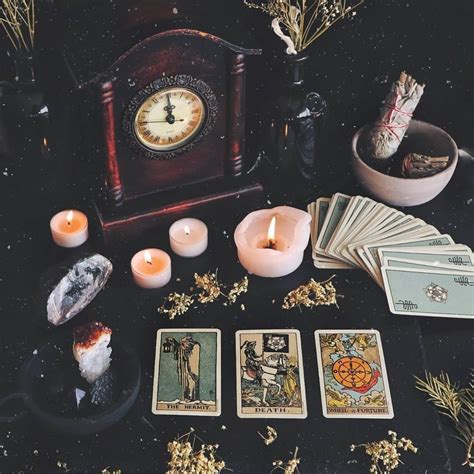 Tarot Fashion: How to Dress According to Your Card Archetypes